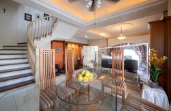 Palm Grove Avenue (D19), Terrace #457008181